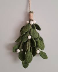 Sheep Farm Felt - Felt Mistletoe with White Berries